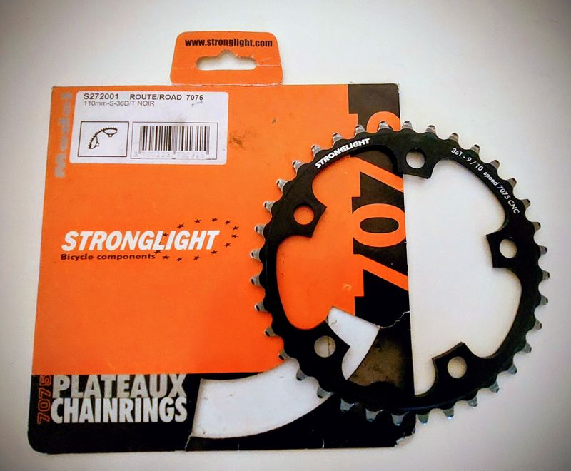 Käytetty Stronglight Road 7075-36D // BCD 110mm Drivetrain & Pedals