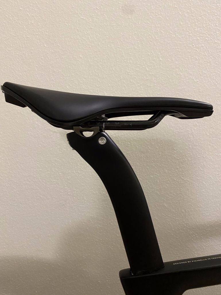Used Pinarello Dogma F Seatpost 2025 bike — image 5 of 7