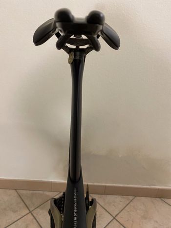 Used Pinarello Dogma F Seatpost 2025 bike — image 3 of 7