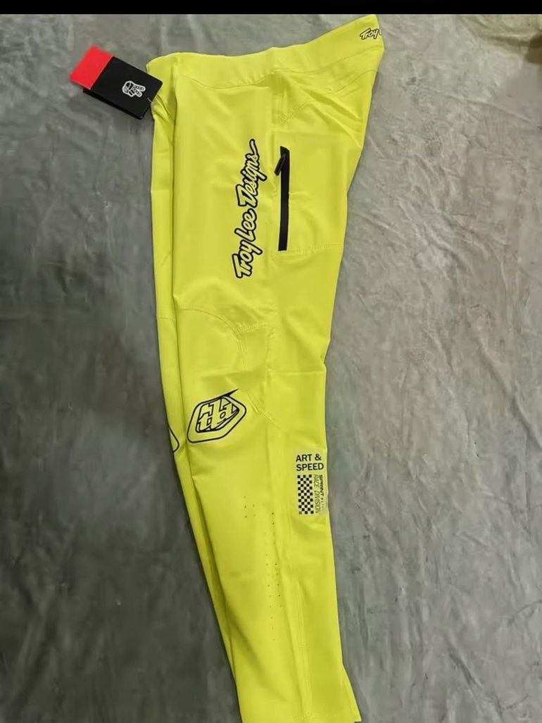 Used Troy Lee Designs TLD Sprint ultra 2024 bike — image 3 of 4