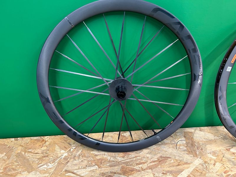 Used Cadex Max40 2025 bike — image 3 of 9