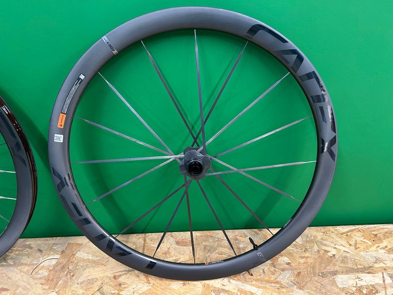 Used Cadex Max40 2025 bike — image 2 of 9