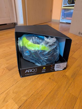 Oakley, ARO5 Race MIPS Helmet