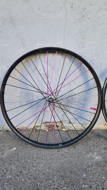Industry Nine, enduro 305