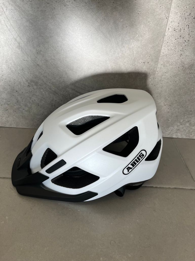 Used ABUS Aduro 3.0 2025 bike — image 1 of 6