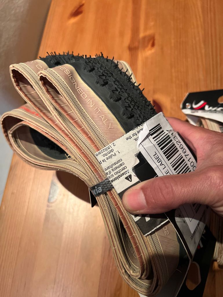 Used vitoria Tires Vittoria gravel 38 c 2 unidades 2024 bike — image 2 of 3
