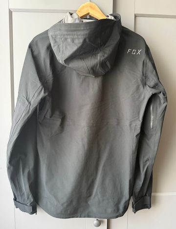 Used Fox Defend Water Jacket 3 L 2025 bike — image 2 of 7
