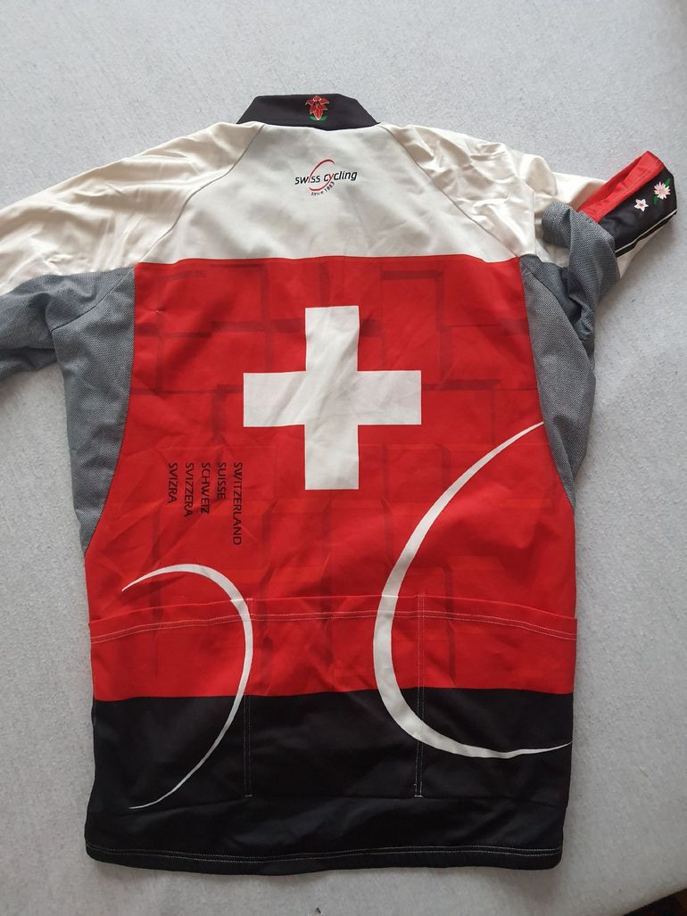 Used Assos Trikot XL 2022 bike — image 4 of 5