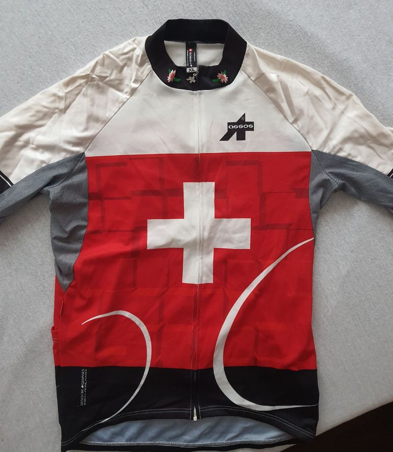 Used Assos Trikot XL 2022 bike — image 1 of 5