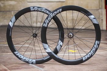 Vision, Paire de roues à pneu  Metron 55 SL disque neuve