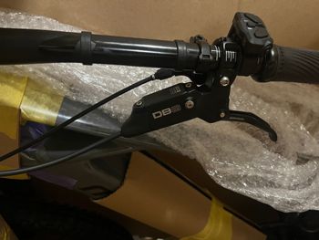 Used Sram DB8 Hydraulic Disc Brakes 2025 bike — image 4 of 8