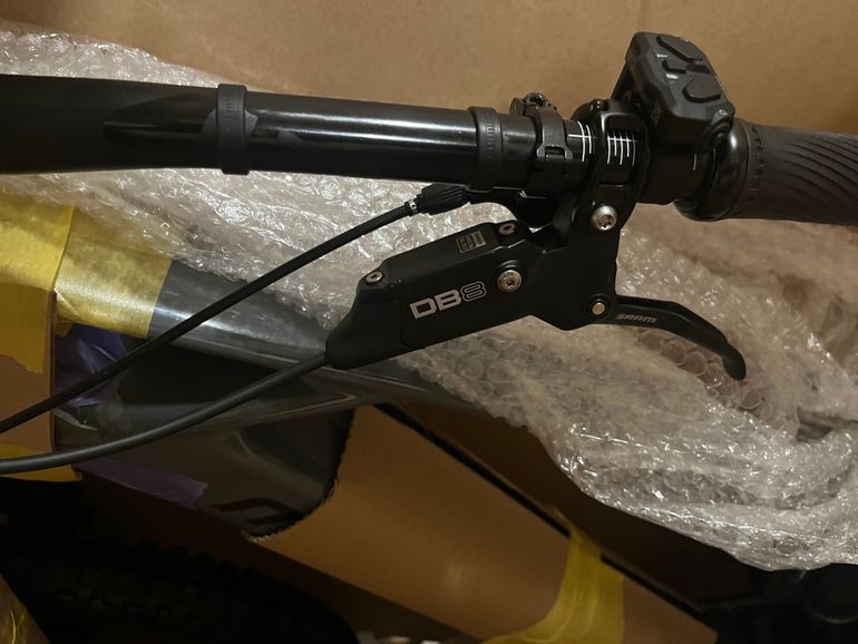 Used Sram DB8 Hydraulic Disc Brakes 2025 bike — image 4 of 8