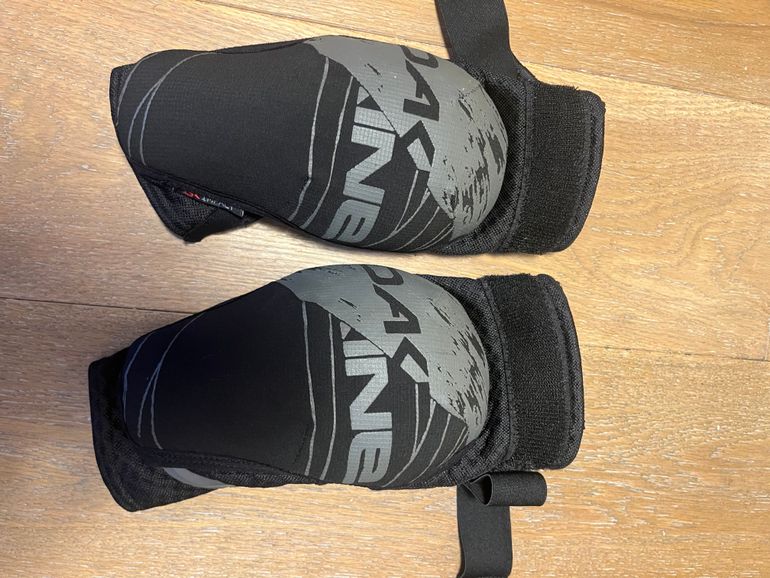 Used Dakine Hellion Knee Pads 2024 bike — image 2 of 3