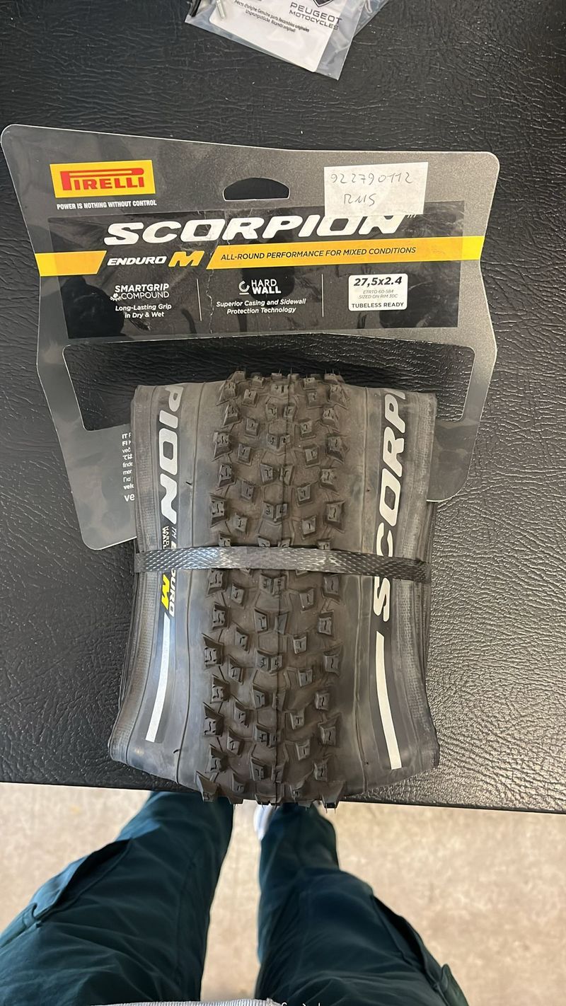 Używany Pirelli Scorpion Enduro M 2024 Tyres & Tubes