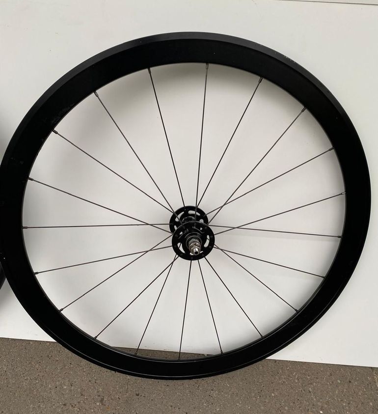 Used — Track Wheelset Clincher bike — image 4 of 10