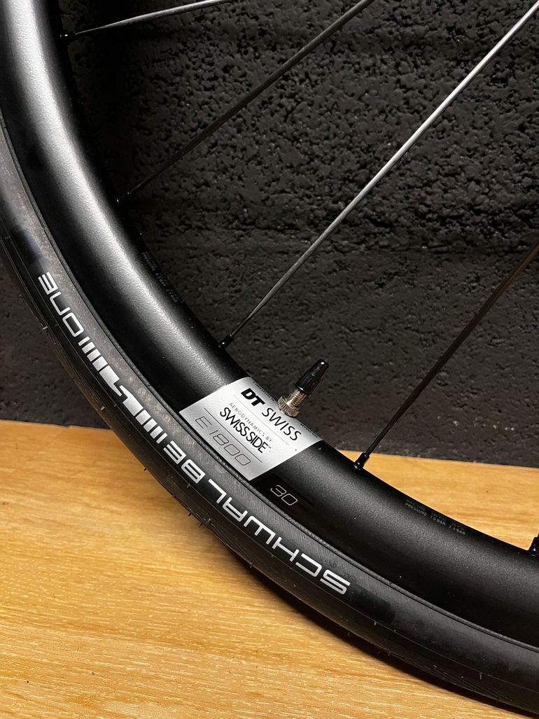 Used Dt Swiss E1800 2025 bike — image 2 of 3