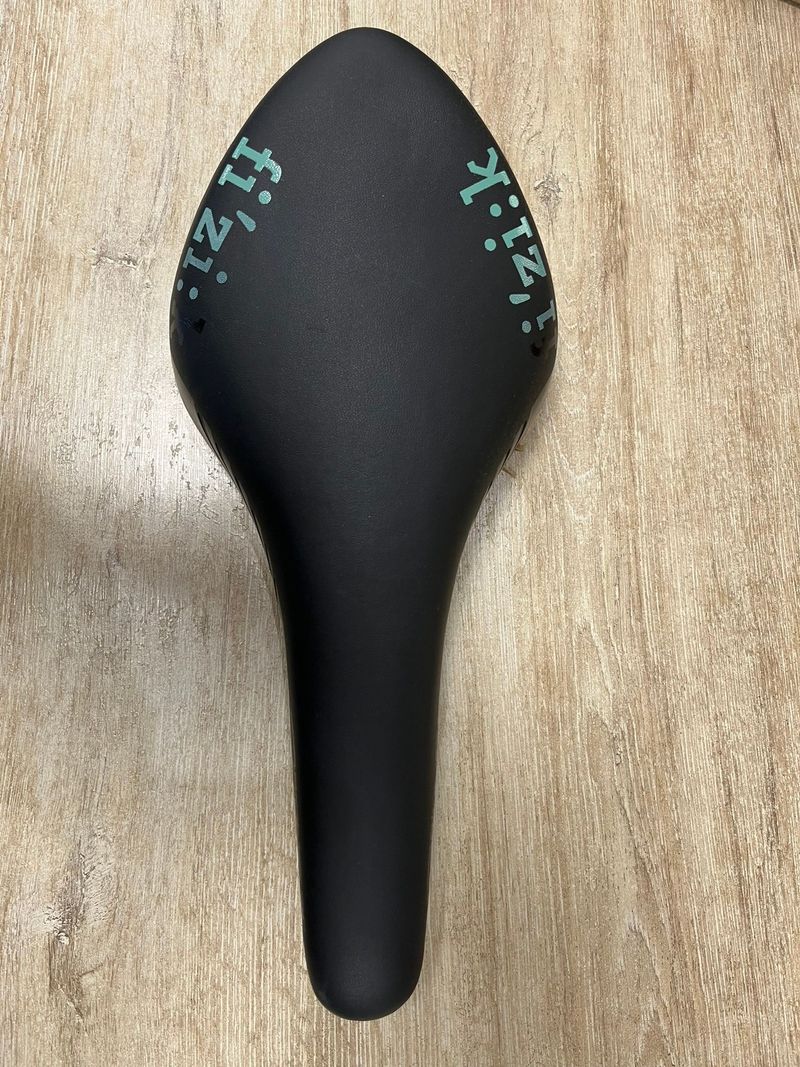 Fizik Arione CX Carbon NEW 2023 Saddles & Seatposts de segunda mano