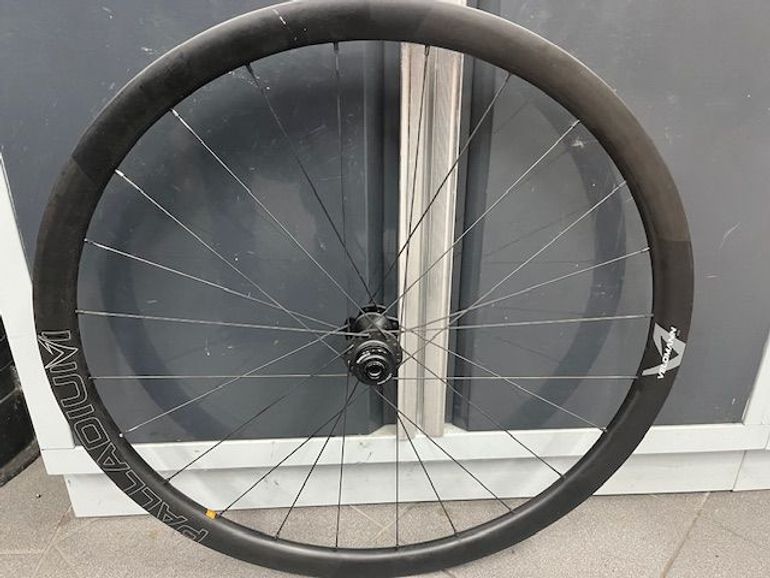 Used palladium Velomann  33 Carbon Wheelset 2023 bike — image 2 of 4