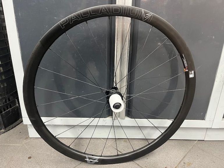 Used palladium Velomann  33 Carbon Wheelset 2023 bike — image 1 of 4
