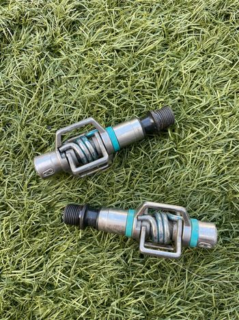 Crankbrothers, Eggbeater 3 bleu