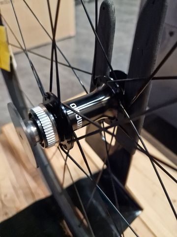 Brugt Shimano GRX WH-RX880-TL 2023 bike — billede 2 af 4