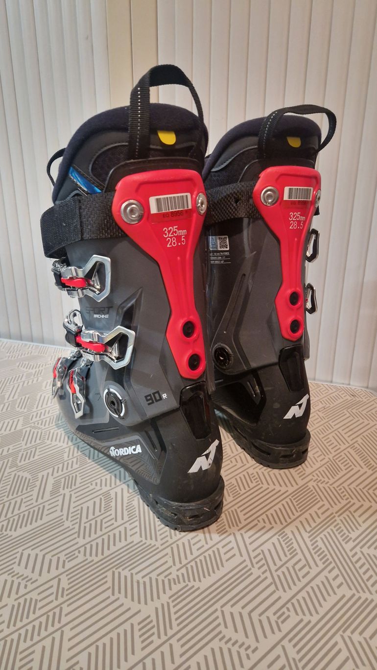 Used Nordica Ski Boots 2024 bike — image 3 of 3