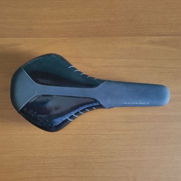 Fizik Antares R1 carbon 2022 Saddles & Seatposts de segunda mano
