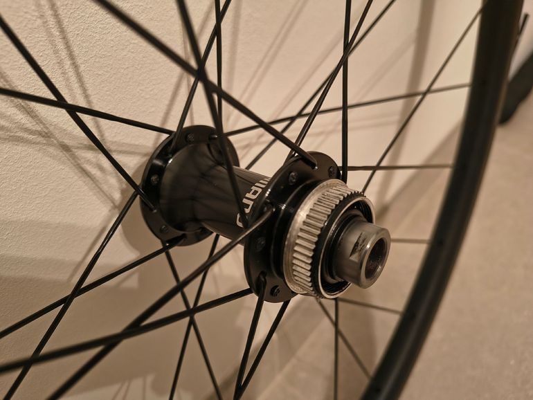 Used Shimano shimano rs710 c32 wielset 2025 bike — image 10 of 11