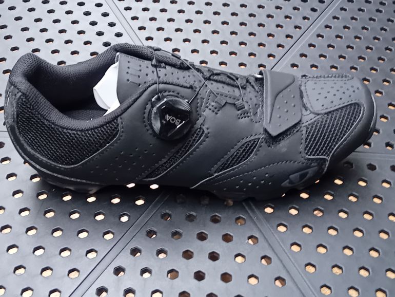 Used Giro Cylinder II Black 2025 bike — image 1 of 3