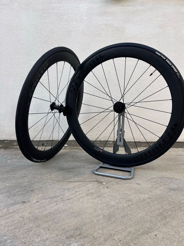 パーツ ATTAQUE CARBON LIGHT (50MM CLINCHER) パーツ ATTAQUE CARBON LIGHT (50MM CLINCHER) ATTAQUE Carbon