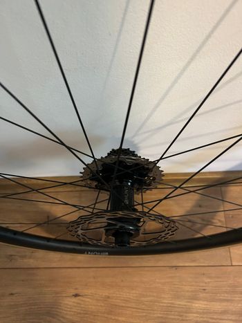 Used Hunt HUNT 30 Carbon Disc Wheelset bike — image 2 of 8