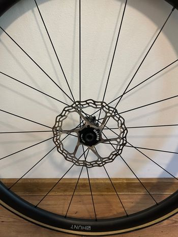 Used Hunt HUNT 30 Carbon Disc Wheelset bike — image 6 of 8