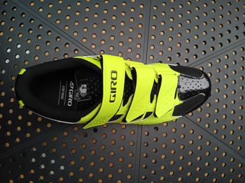 Used Giro Techne Highlight Yellow 2019 bike — image 2 of 3
