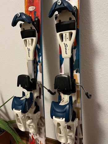 Used Fischer Fischer Twin-tip Touring Ski 135cm with Diamir S/M Binding bike — image 8 of 9