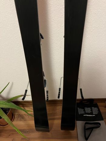Used Fischer Fischer Twin-tip Touring Ski 135cm with Diamir S/M Binding bike — image 4 of 9