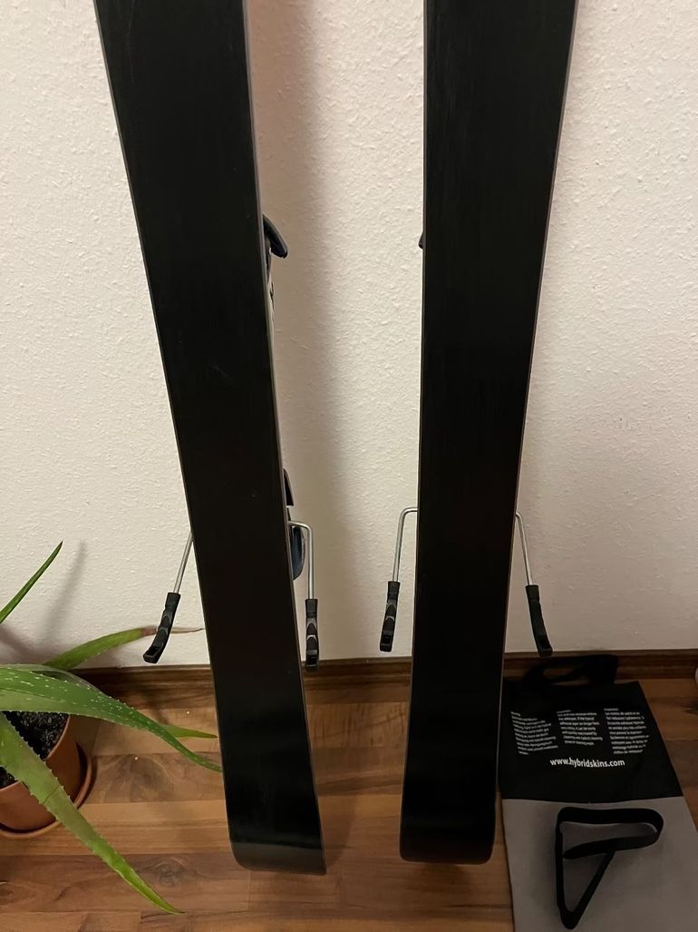Used Fischer Fischer Twin-tip Touring Ski 135cm with Diamir S/M Binding bike — image 4 of 9