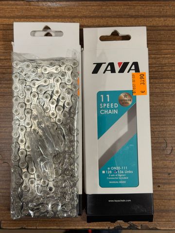Taya Chain E - Onze - 111 11sp Drivetrain & Pedals usato