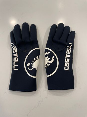 Used Castelli Castelli Diluvio Winter Cycling Gloves S/M bike — image 1 of 3