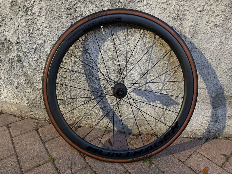 Used Trek Bontrager Aeolus Elite 35 TLR Disk ruota posteriore 2021 bike — image 2 of 4
