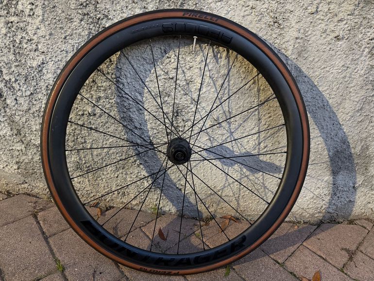 Used Trek Bontrager Aeolus Elite 35 TLR Disk ruota posteriore 2021 bike — image 1 of 4