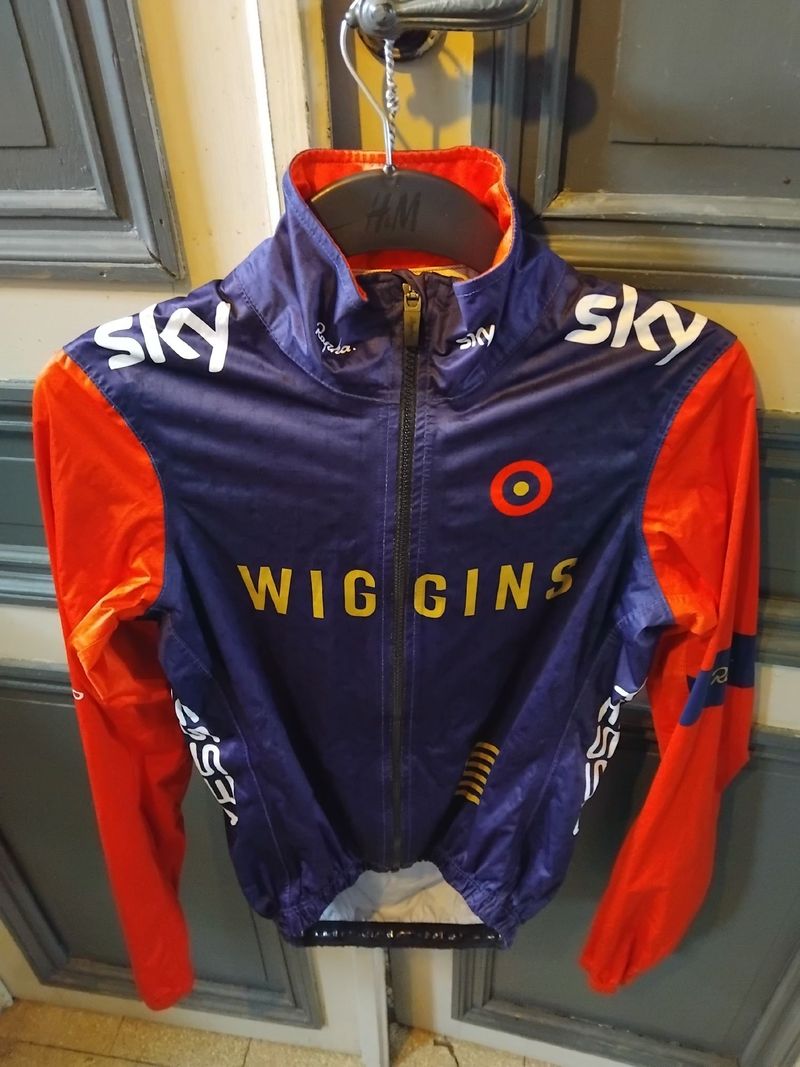 Käytetty Rapha Team Wiggins Edition Rain Jacket Cycling Clothing