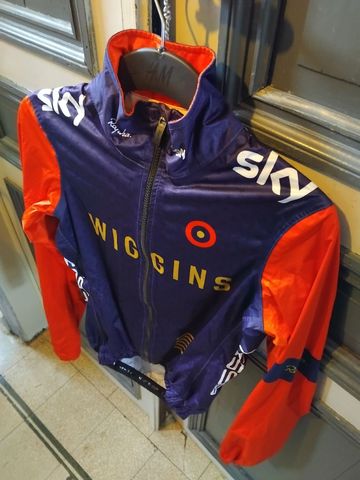 Brugt Rapha Team Wiggins Edition Rain Jacket bike — billede 2 af 8