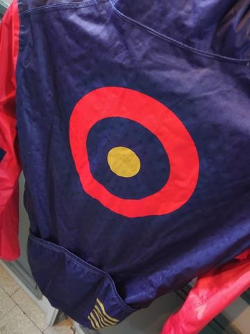 Brugt Rapha Team Wiggins Edition Rain Jacket bike — billede 7 af 8