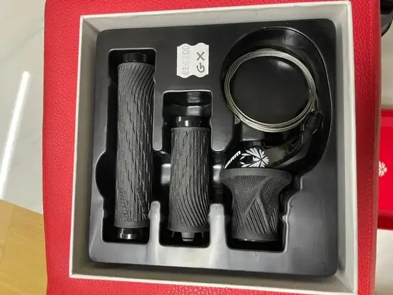 Sram GX Grip Shift 12-speed 2025 Drivetrain & Pedals d'occasion