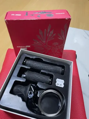 Tweedehands Sram GX Grip Shift 12-speed 2025 bike — afbeelding 2 van 5