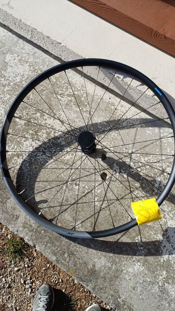 Shimano Front Wheel Shimano XT 26