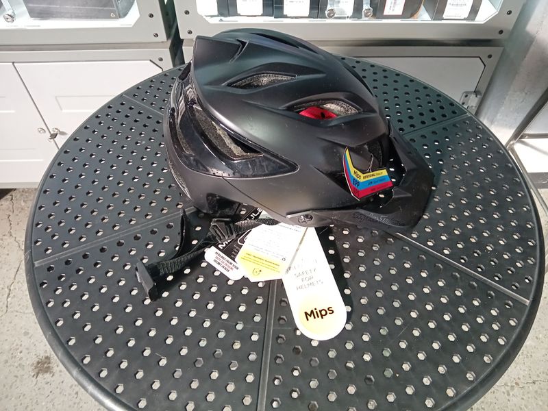 TLD Troy Lee Designs A3 MIPS Helmet Cycling Accessories usato