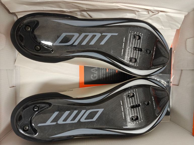 Used DMT Cycling KR30 sand/black size EU 45 / USA 11 1/2 2024 bike — image 4 of 4