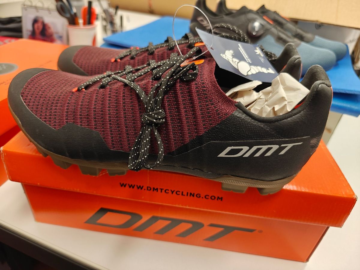DMT Cycling GK1 Black/Bordeaux size Eu 45 / USA 11 | buycycle