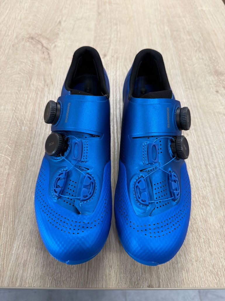 Used Shimano RC902 wide 41 blauw 2024 bike — image 1 of 4
